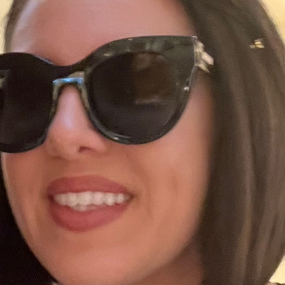 Meet your Posher, Christina